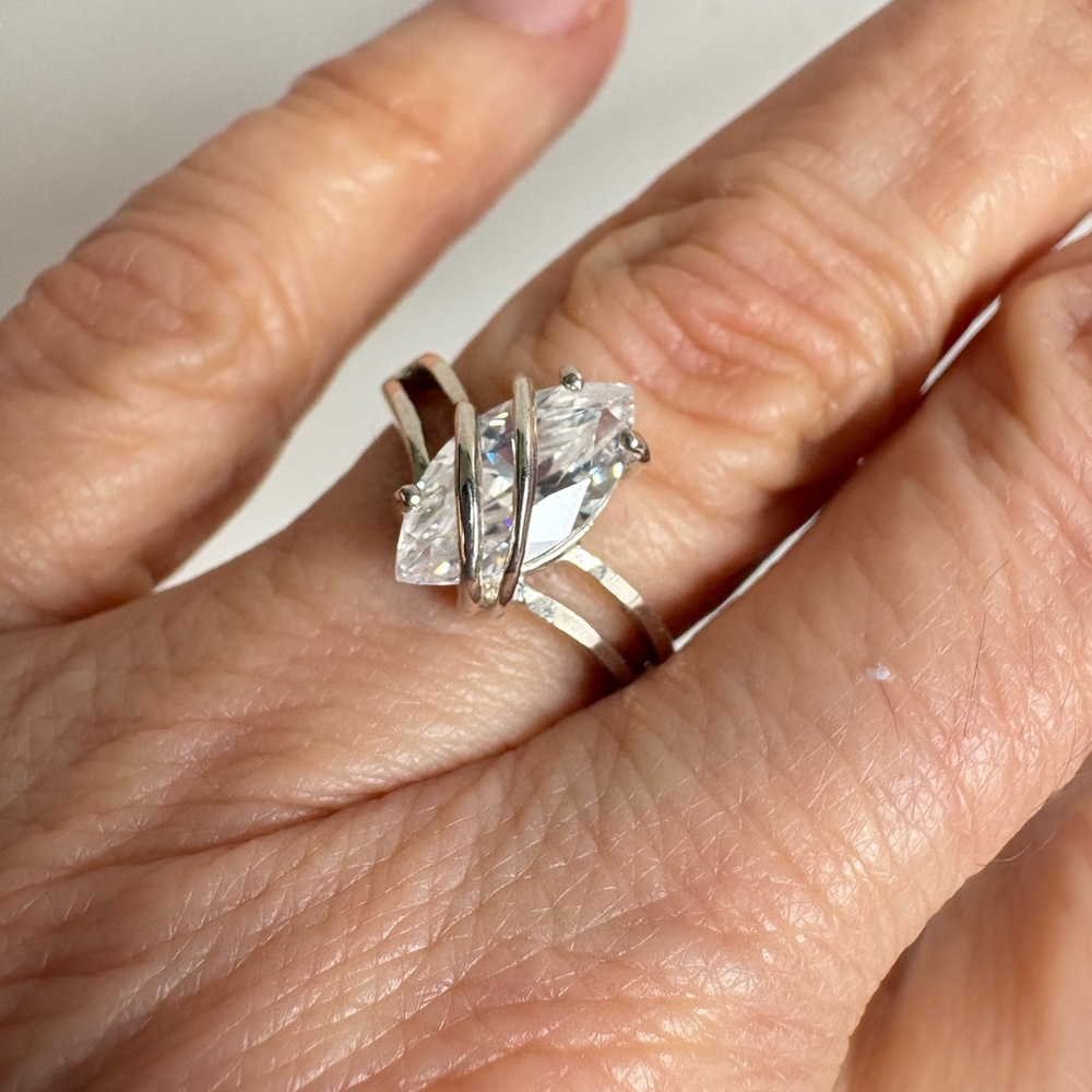 Vintage 925 Sterling Silver Marquise CZ Bypass Ring NIB – 1995 Avon Size 7